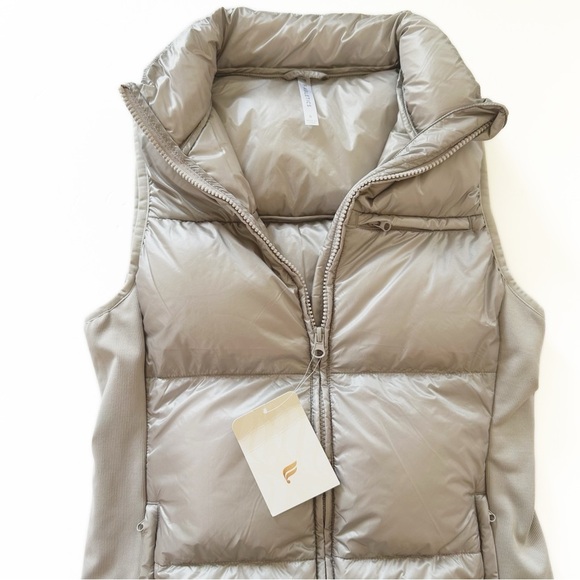 Fabletics Womens Small Elliot Gray Packable Puffer Vest Jacket New Running - Picture 2 of 6